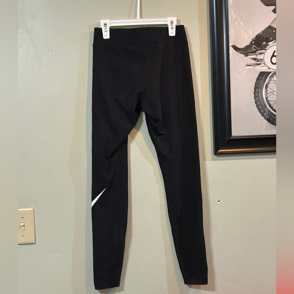 Women’s size small black Nike leggings. Very gently used. Like new condition. - Picture 2 of 4